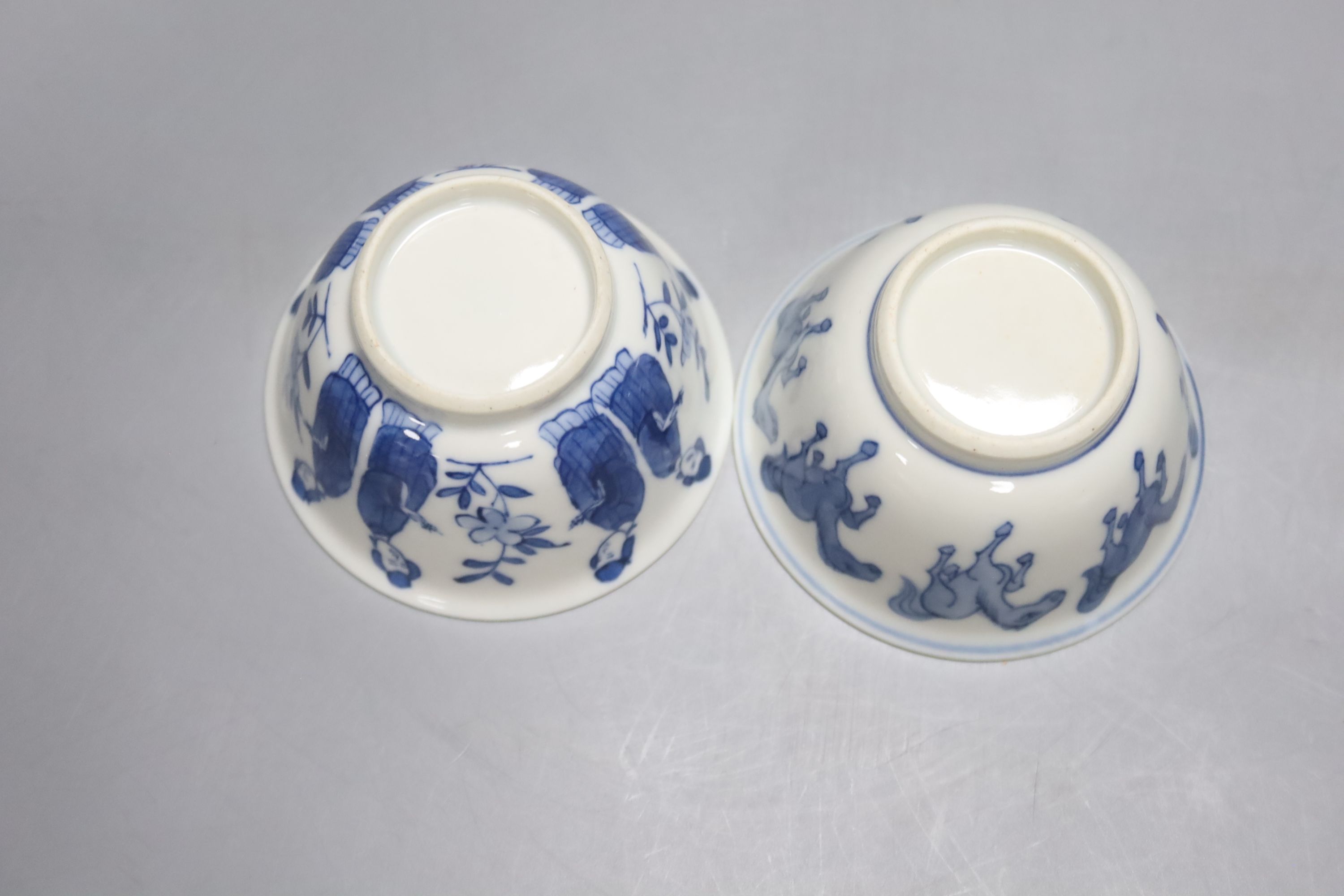 Six Chinese blue and white Horses tea bowls and saucers and four ladies tea bowls and saucers (20)